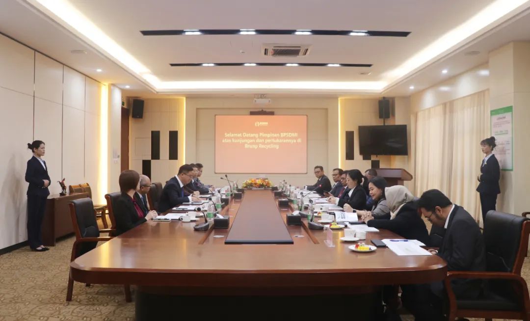 20231208-1-印尼工业部、莫罗瓦利金属工业理工学院、佛山职业技术学院莅临尊龙凯时循环交流访问.jpg